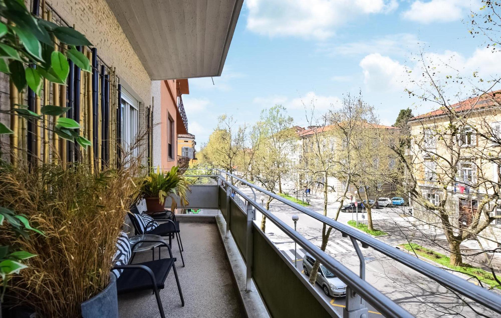 2 Bedroom Cozy Apartment In Gorycja Zewnętrze zdjęcie